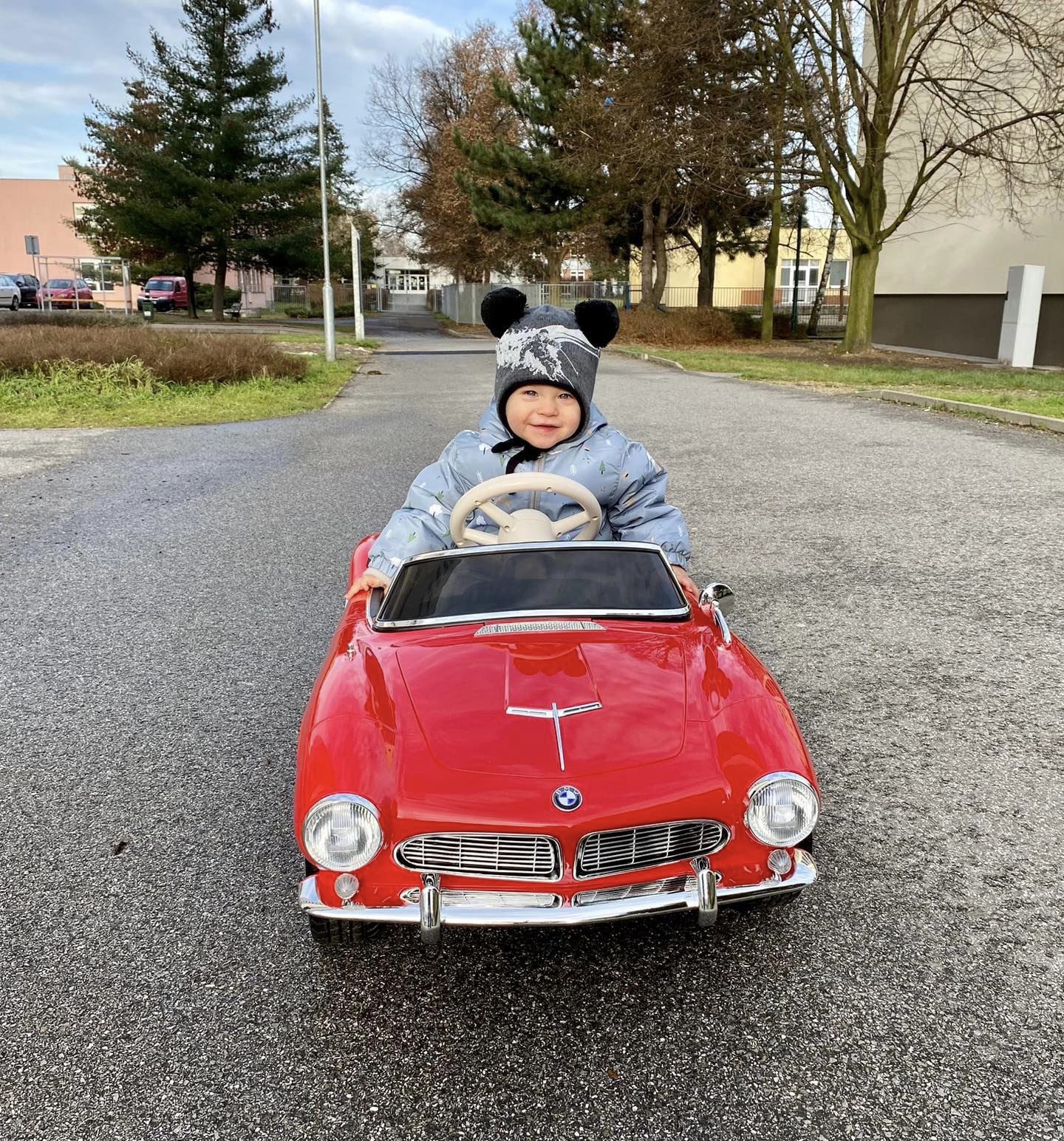 Elektrické autíčko BMW 507 Retro červené - Obrázek 2