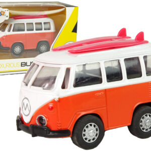 Kovový turistický autobus