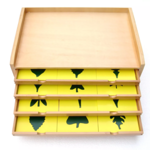 Moyo Montessori Moyo Montessori Botanická komoda s listy