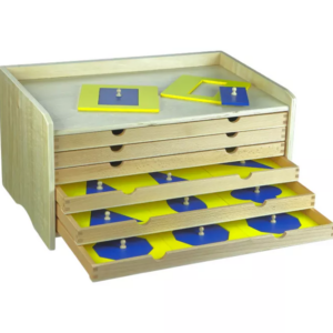 Moyo Montessori Moyo Montessori Geometrická komoda