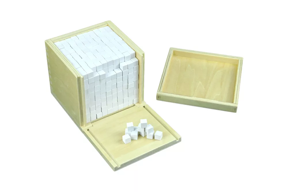 Moyo Montessori Moyo Montessori Krabička ve tvaru krychle s tisíci krychličkami (1x1x1cm)