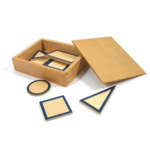 Moyo Montessori Moyo Montessori Základny pro geometrická tělesa s krabičkou